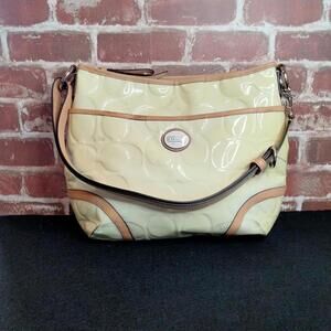 Coach Peyton Hobo Bag Embossed Patent Leather Cream Purse